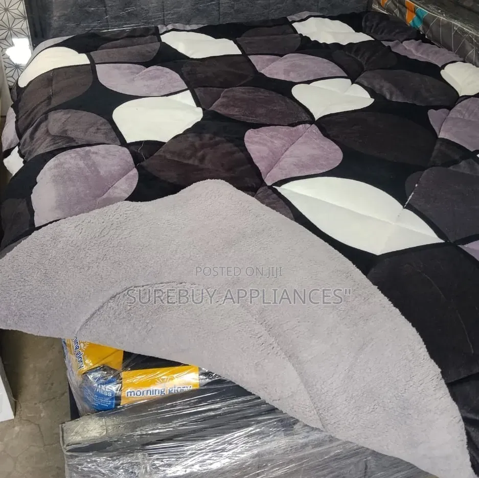 Warm 5x6 Woolen Duvet for Home and Hostel Use