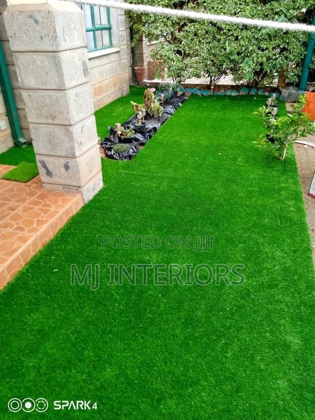 Artificial Grass Flooring for Stylish Outdoor Property Appeal