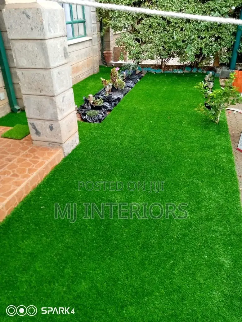 Artificial Grass Flooring for Stylish Outdoor Property Appeal