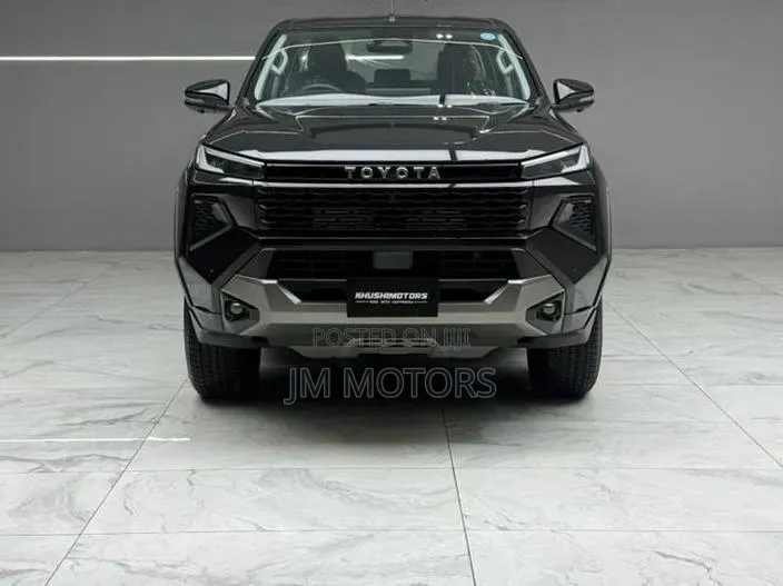 Toyota Hilux 2025 Black