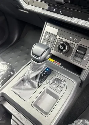 Toyota Hilux 2025 Black