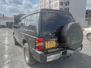 Mitsubishi Pajero Junior 1998 Green