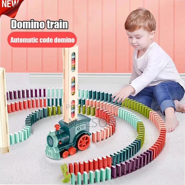 Dominos Train