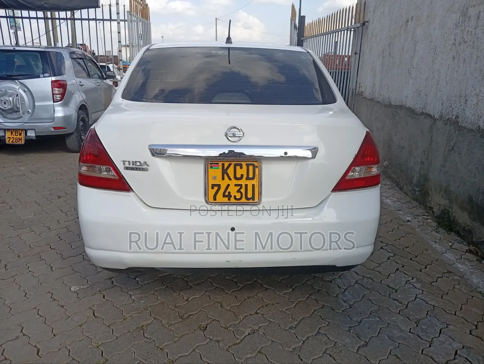 Nissan Tiida 2009 White
