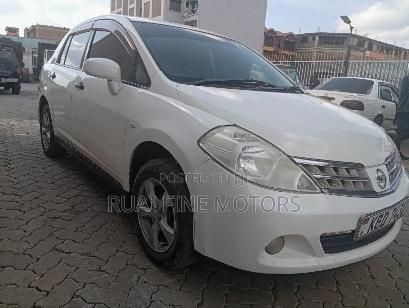 Nissan Tiida 2009 White