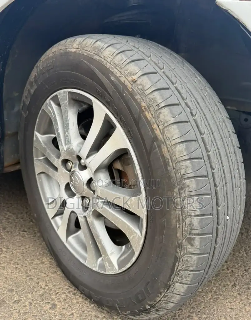 Toyota Premio 2005 White