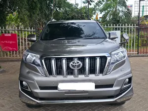 Toyota Land Cruiser Prado 2015 Gray