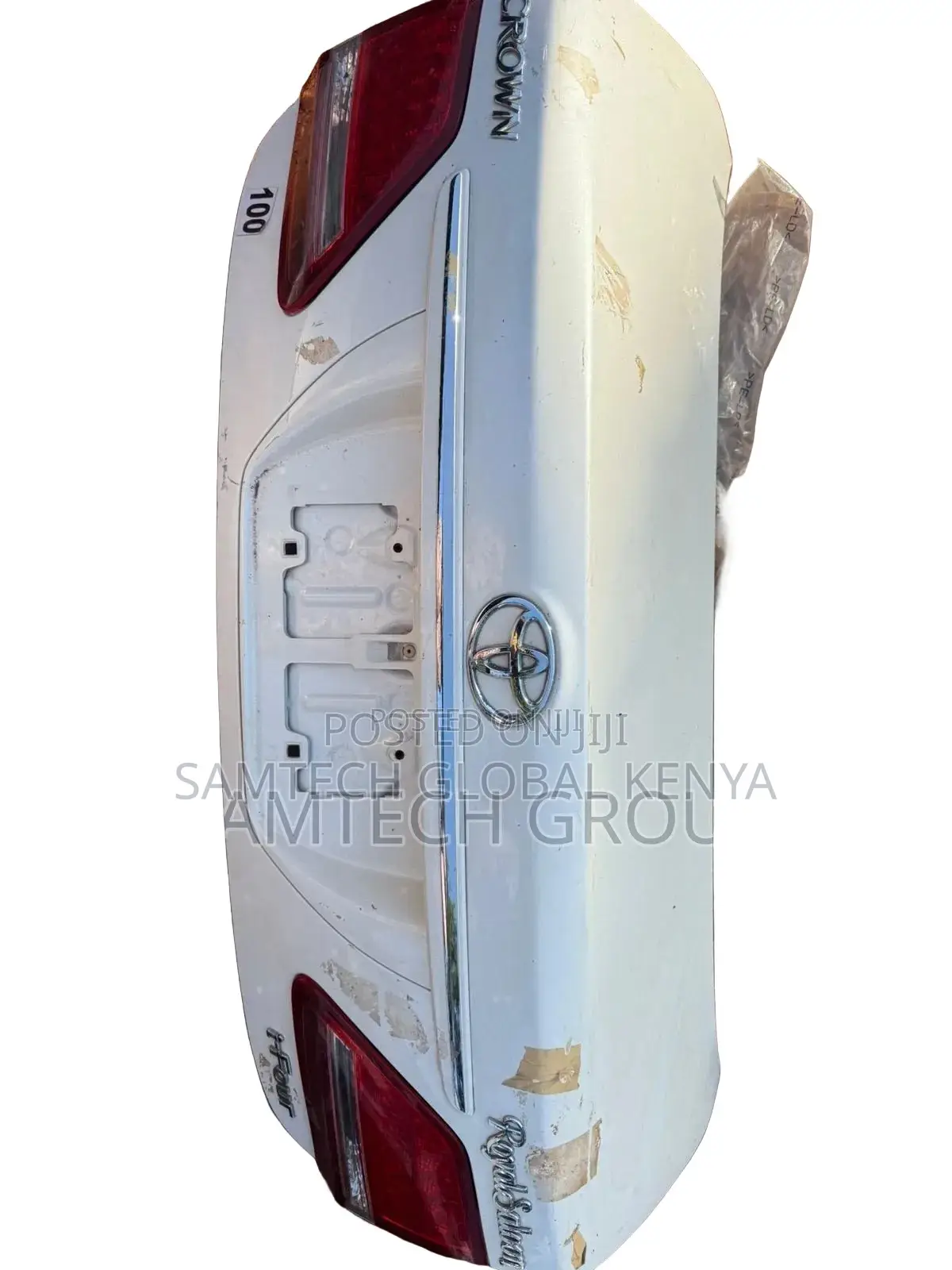Toyota Crown Royal Salon Boot