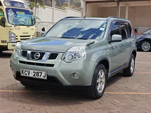 Nissan X-Trail 2.0 Petrol AWD 2013 Ivory