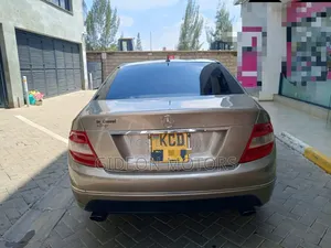 Mercedes-Benz C250 2008 Gold