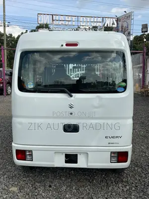 Suzuki Every 2019 White