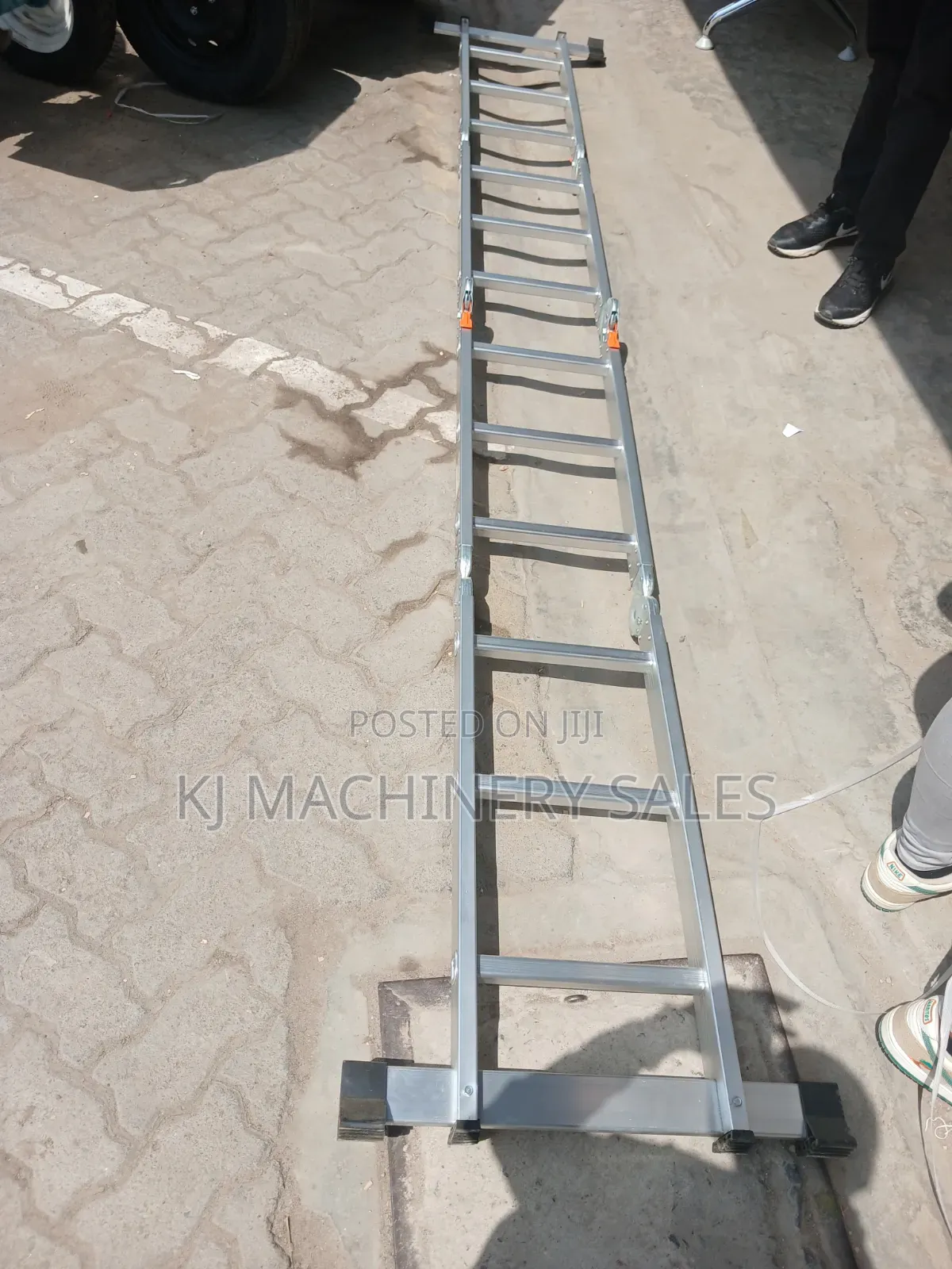 Description: Heavy Duty Aluminium Telescopic Ladder for Sale