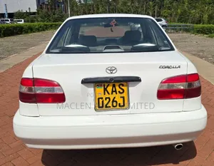 Toyota Corolla 1999 White