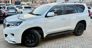 Toyota Land Cruiser Prado 2019 White