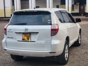 Toyota Vanguard 2011 Pearl