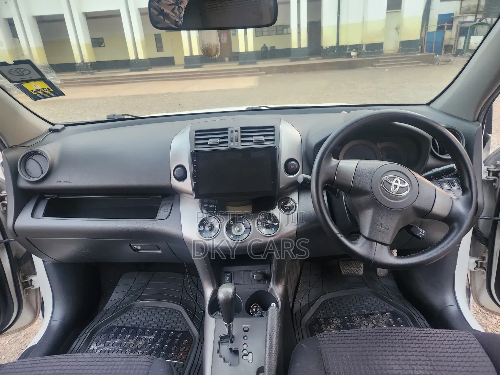 Toyota Vanguard 2011 Pearl