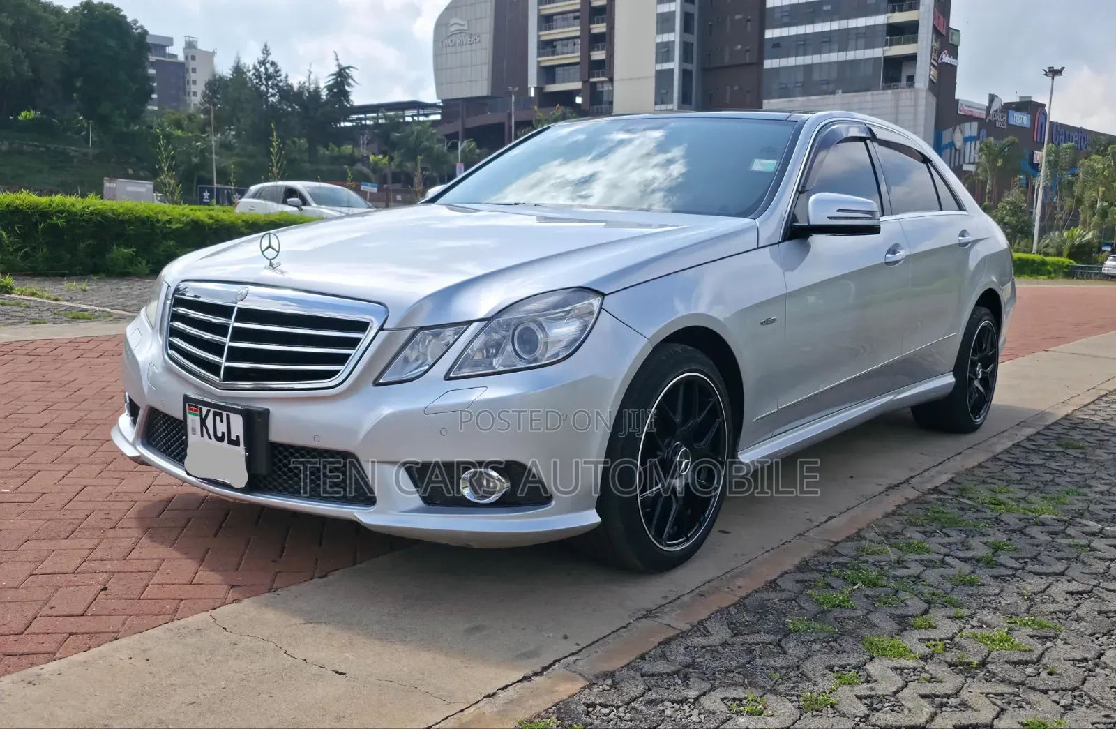 Mercedes-Benz E250 2011 Silver