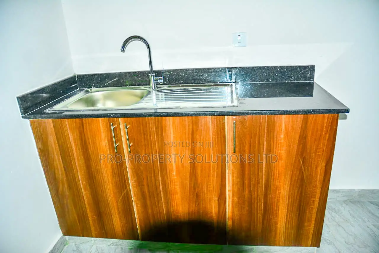 3bdrm Apartment in Ole Sereni, Mombasa Road for sale