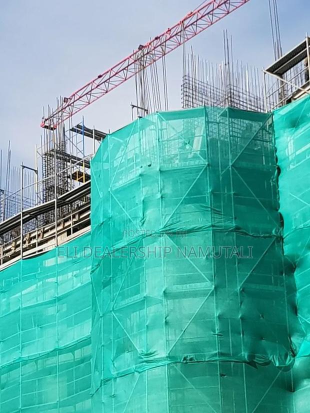 Durable, Tear-Resistant, and Weatherproof Construction - thumbnail 2
