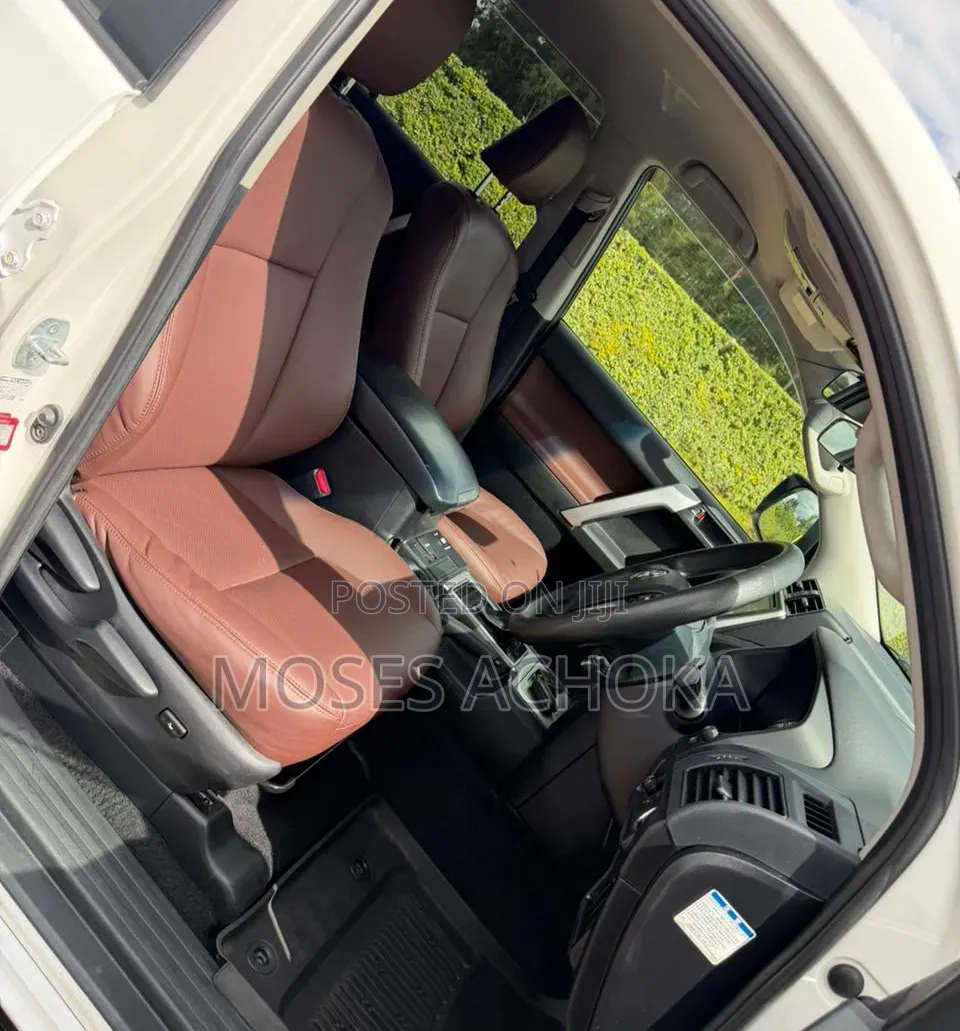 Toyota Land Cruiser Prado 2021 White