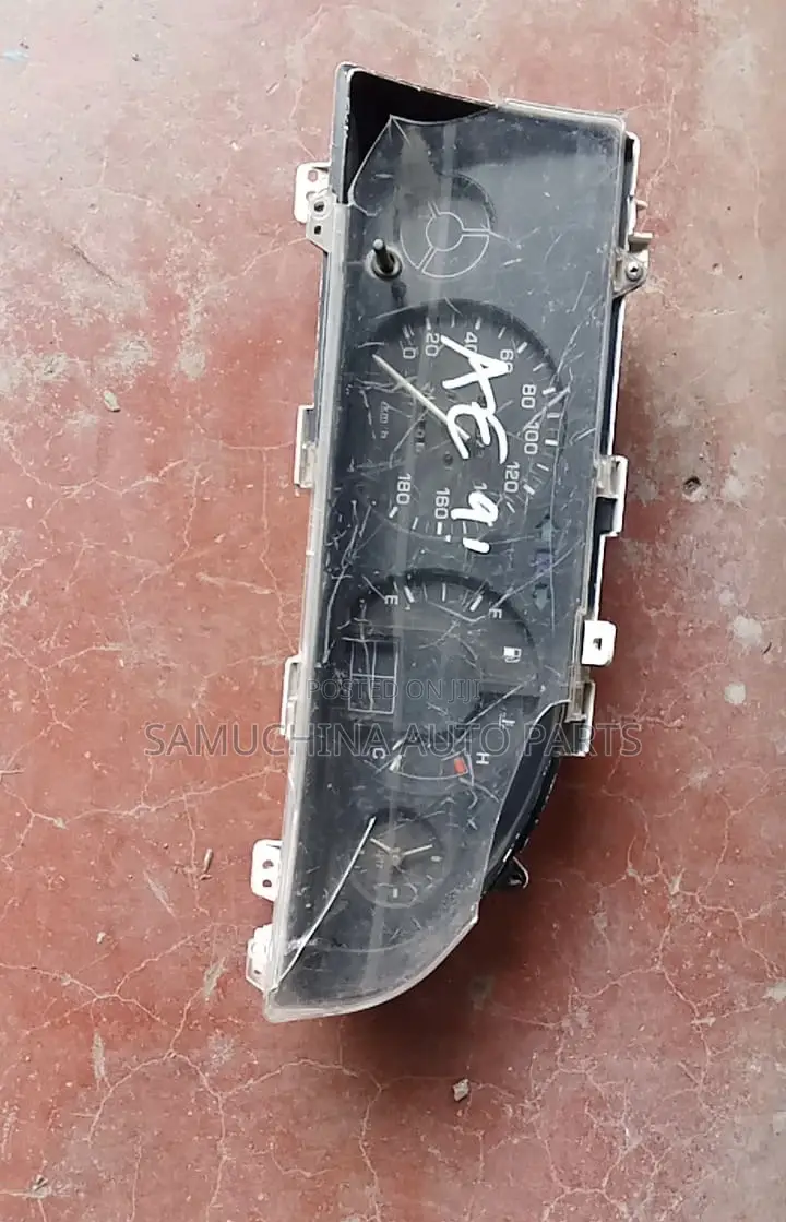 Speedclock Toyota Ae 91 It Has a Crack