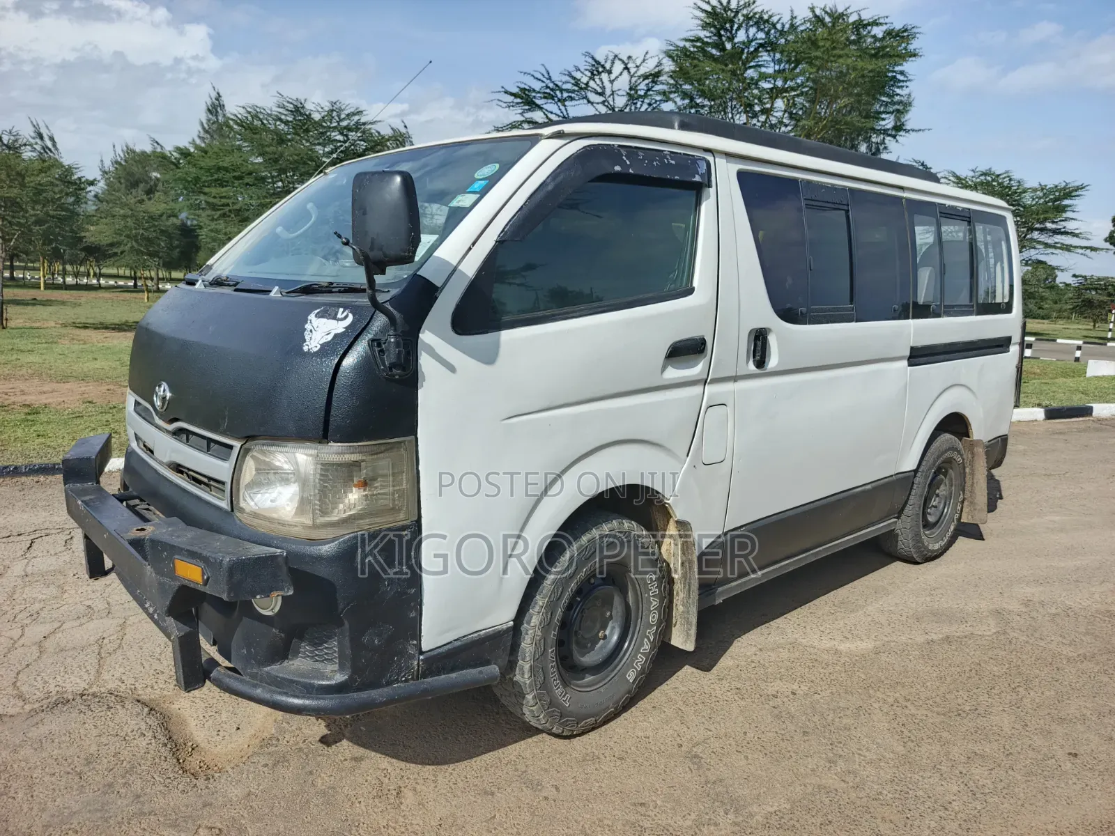 Toyota HiAce 2012 White
