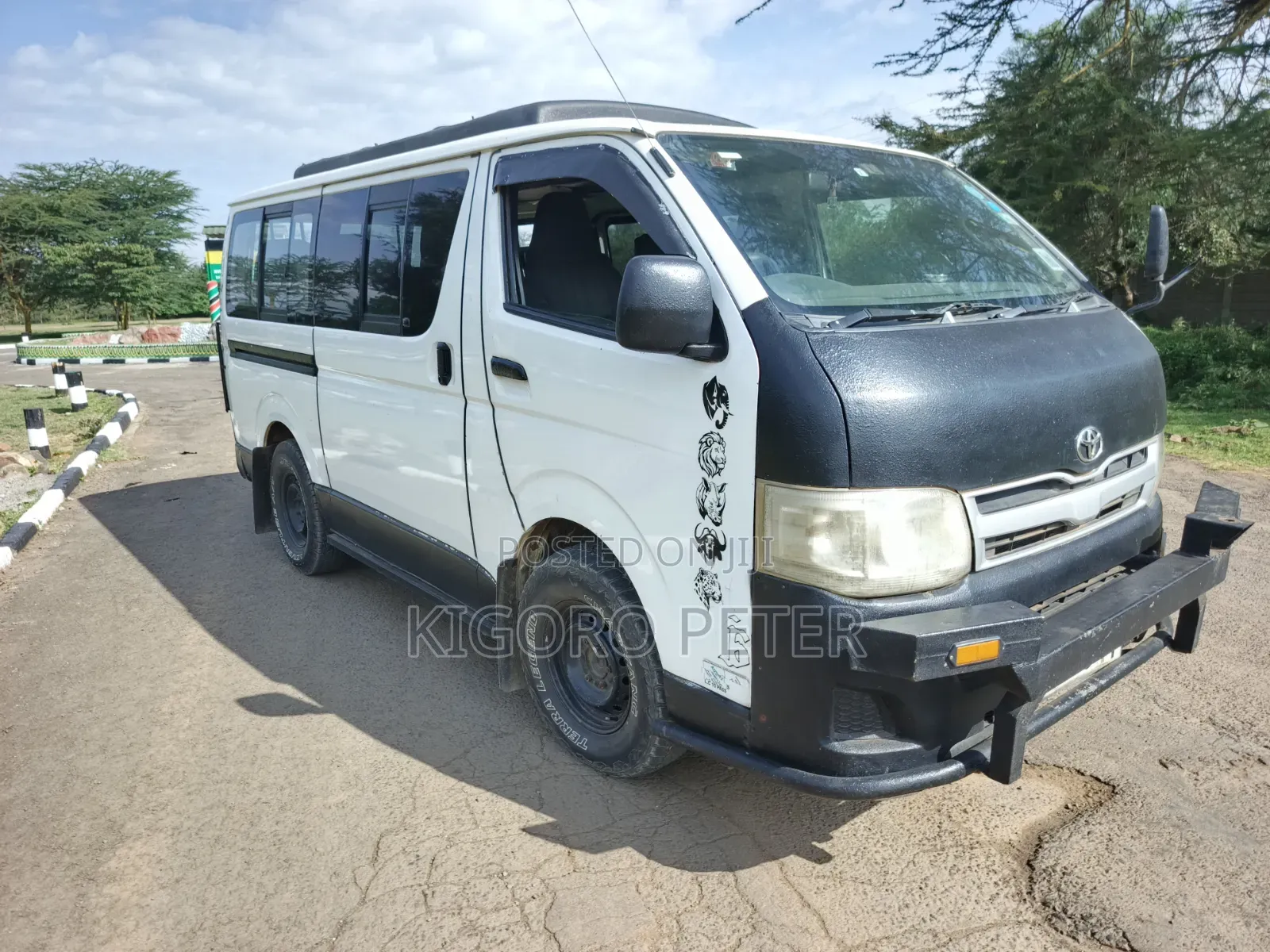 Toyota HiAce 2012 White