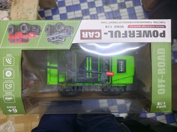 Powerful Off-Road Remote Controlled Truck - thumbnail 3