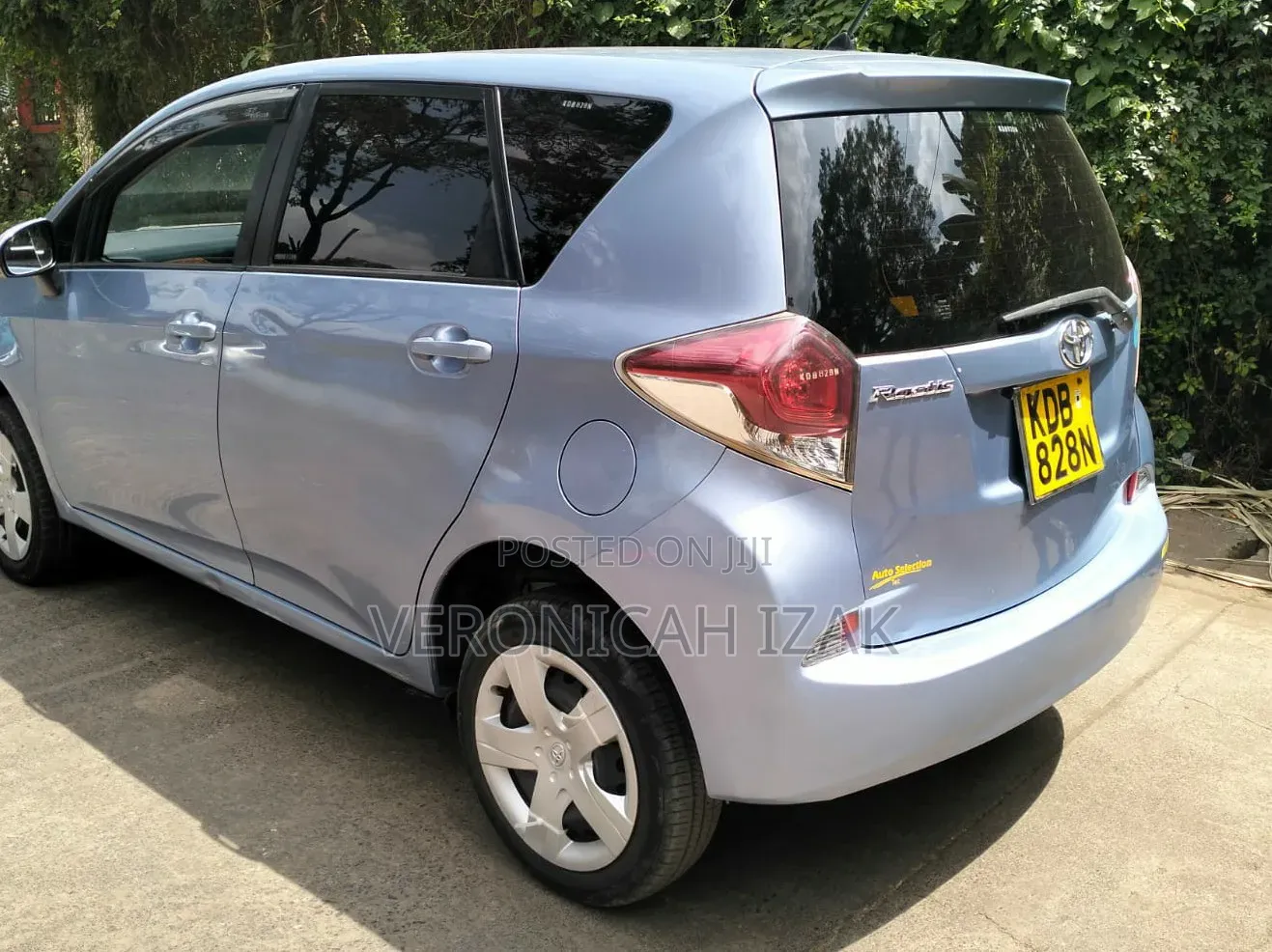 Toyota Ractis 2014 Blue