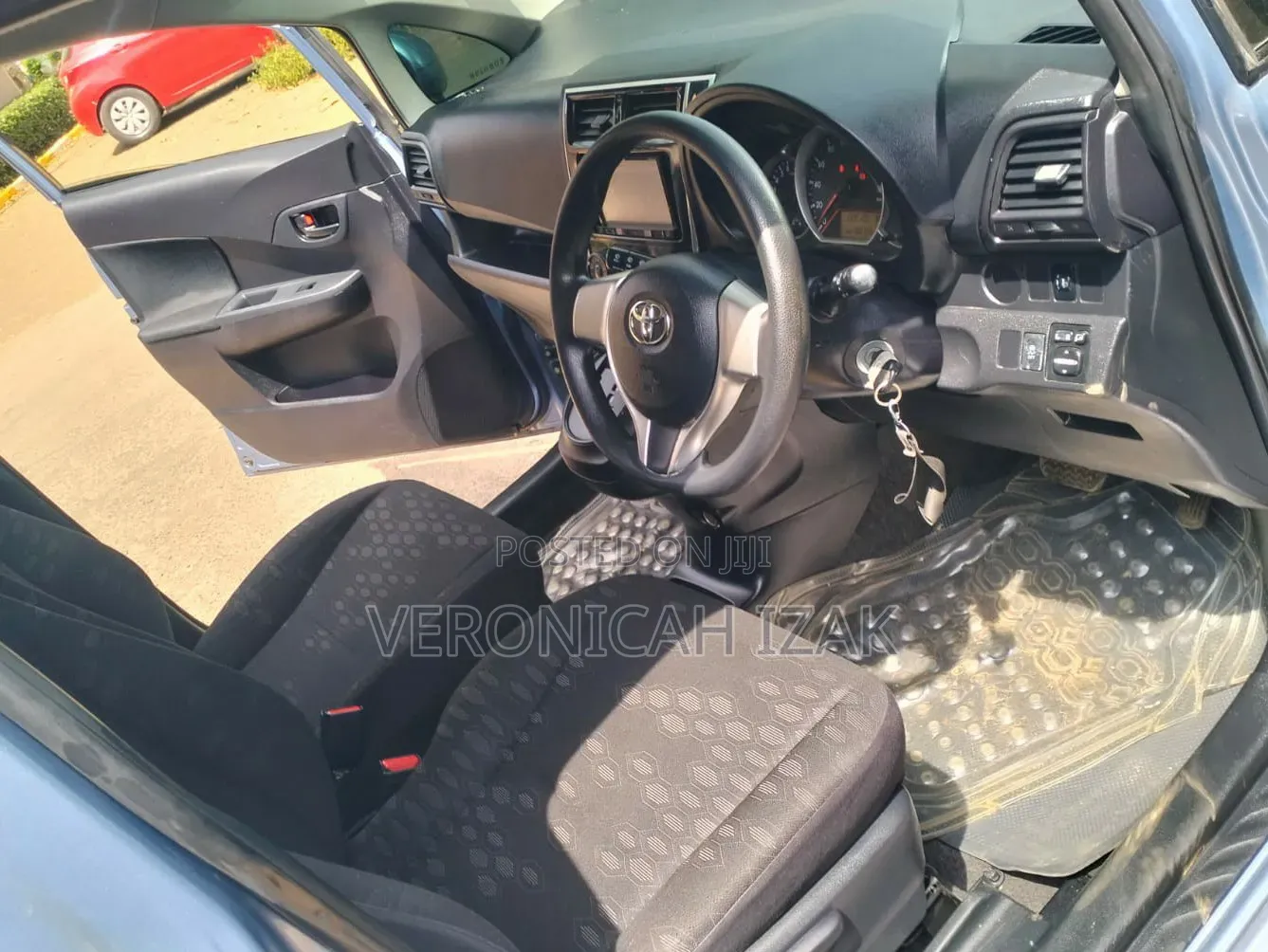 Toyota Ractis 2014 Blue