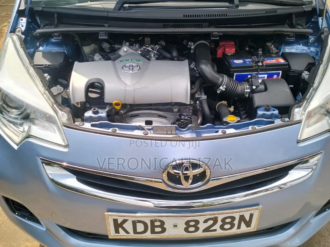 Toyota Ractis 2014 Blue