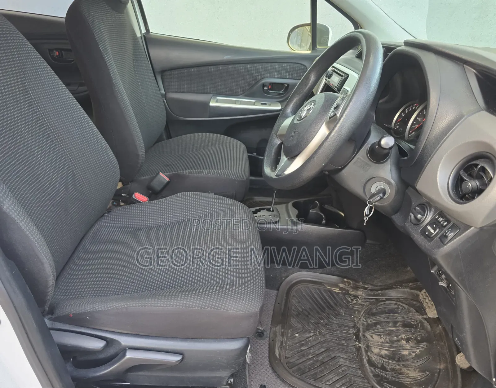 Toyota Vitz 2016 White