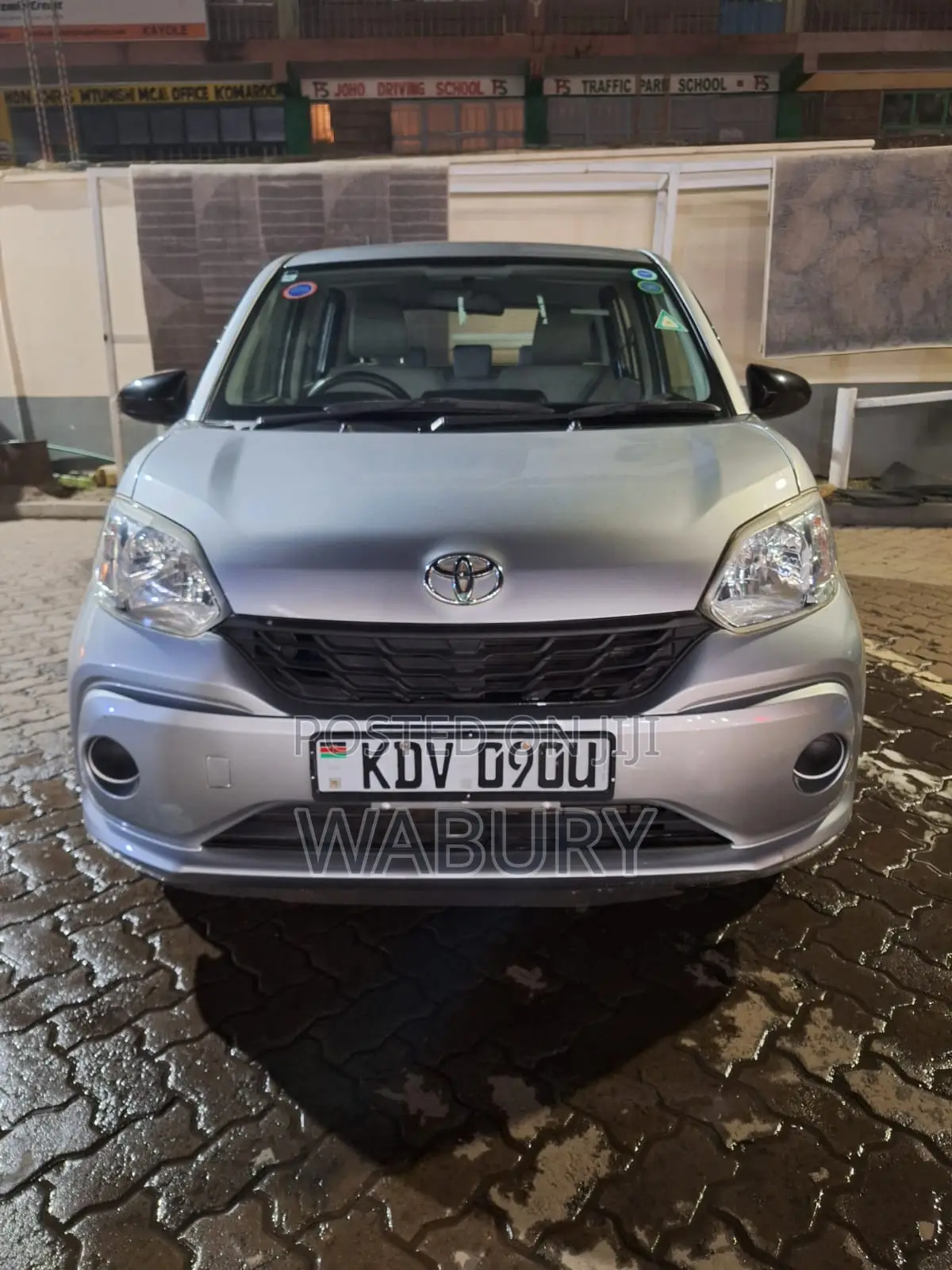 Toyota Passo 2018 Silver