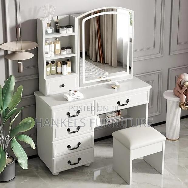 Dressing Table With Mirror – Stylish Vanity for Bedroom Use