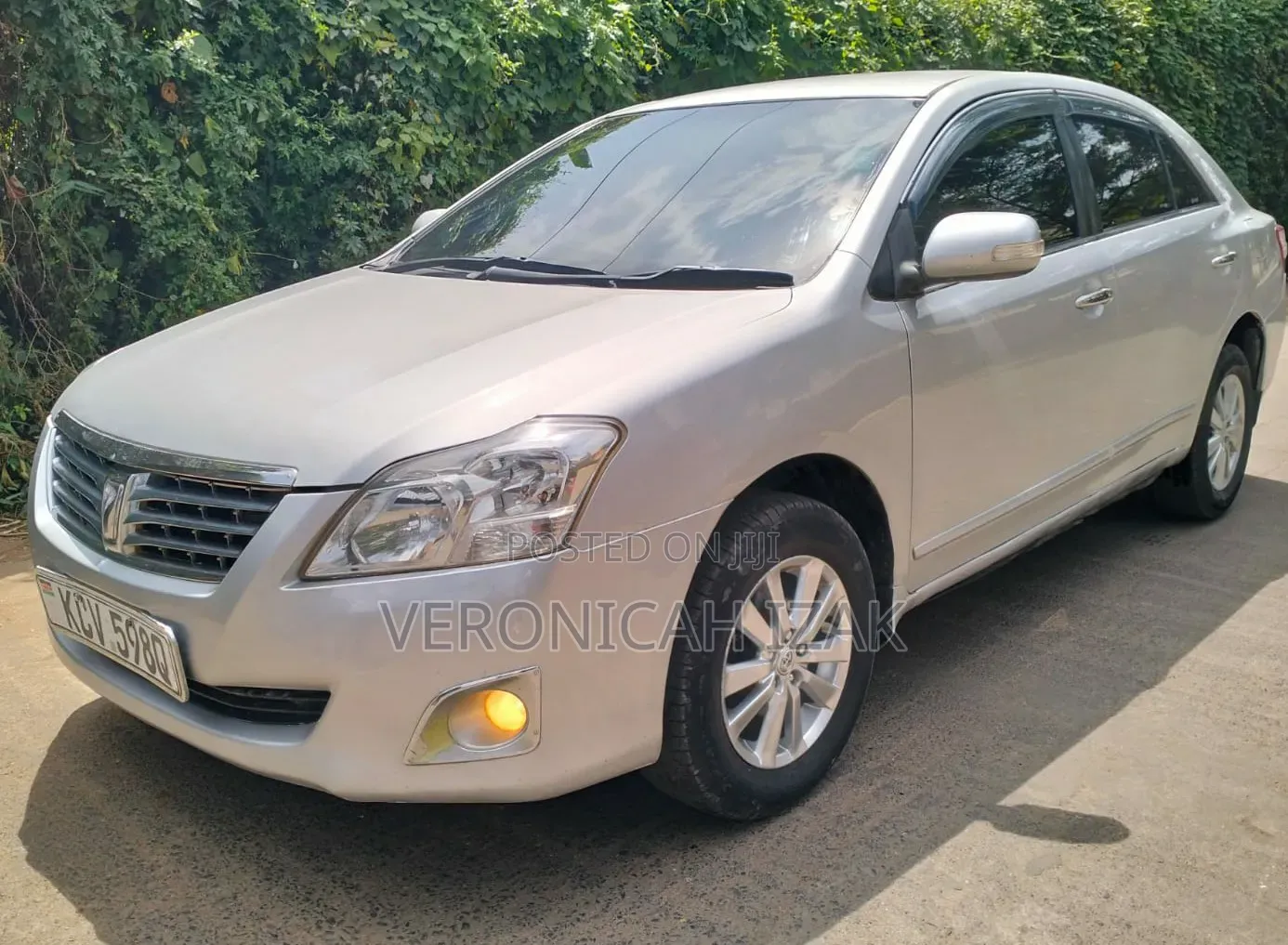 Toyota Premio 2012 Silver