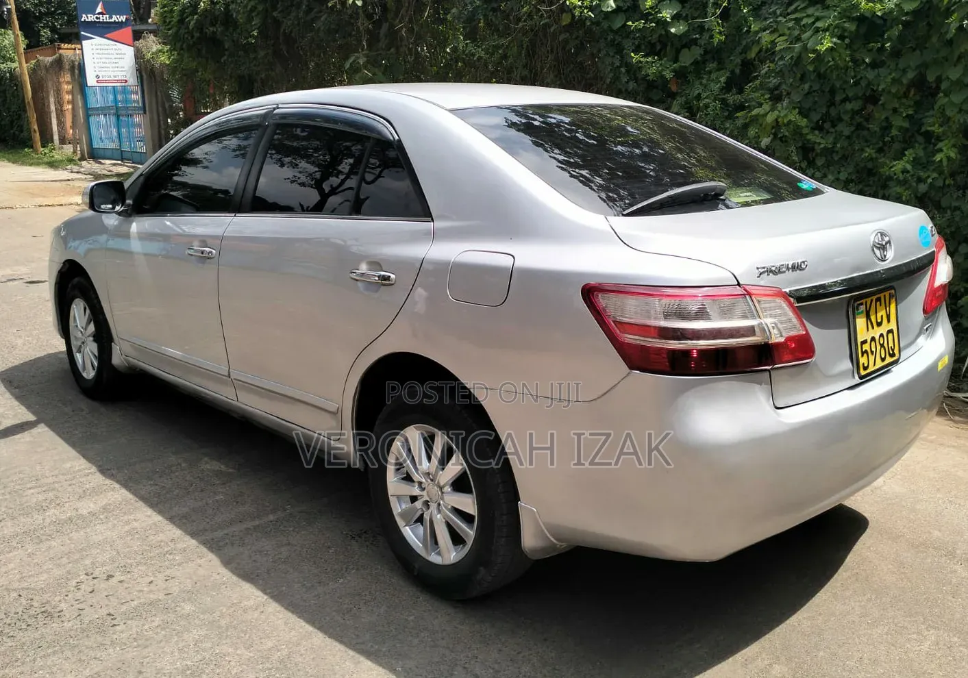 Toyota Premio 2012 Silver
