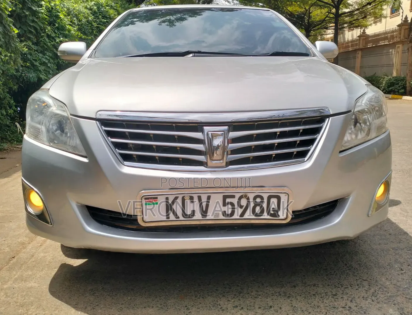 Toyota Premio 2012 Silver