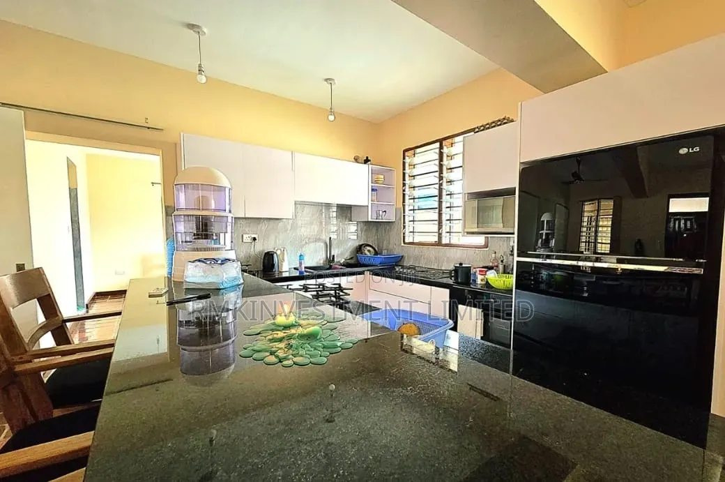 Furnished 3bdrm Villa in Rmk, Diani for sale