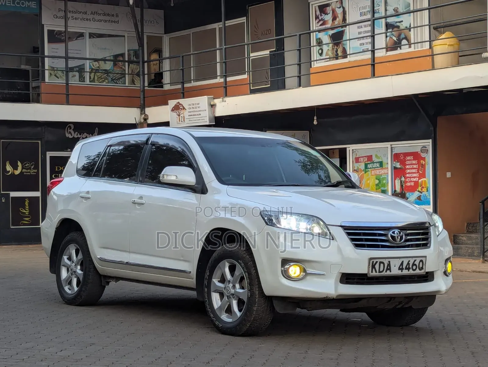 Toyota Vanguard 2013 White