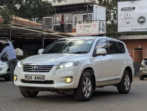 Toyota Vanguard 2013 White