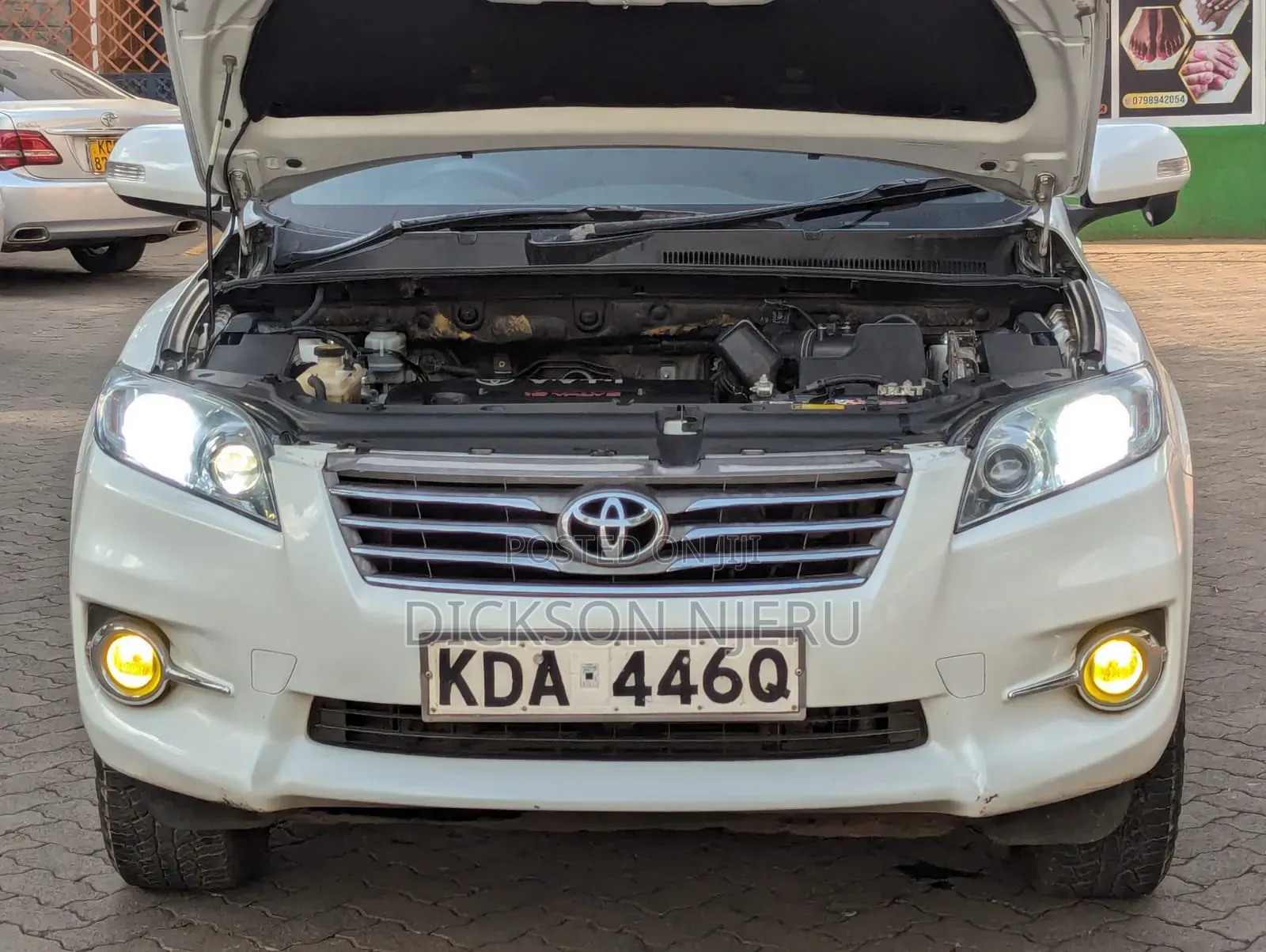 Toyota Vanguard 2013 White