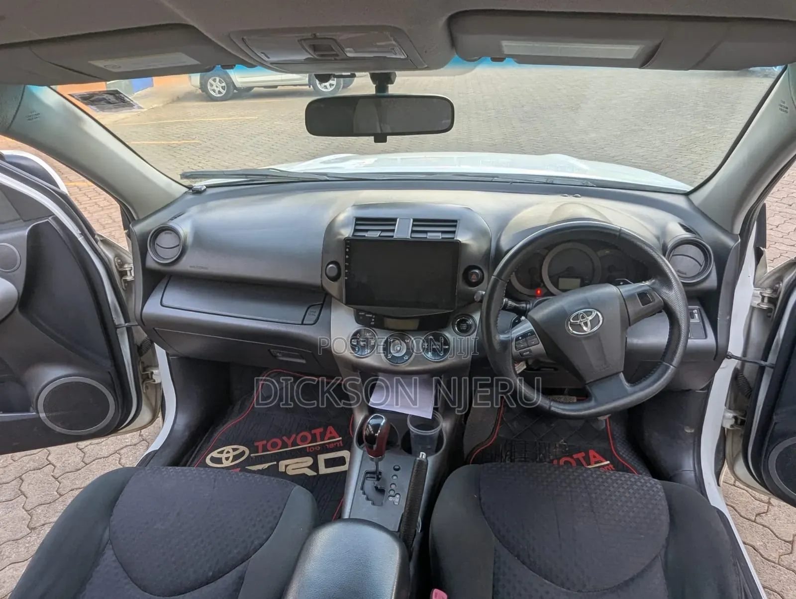 Toyota Vanguard 2013 White