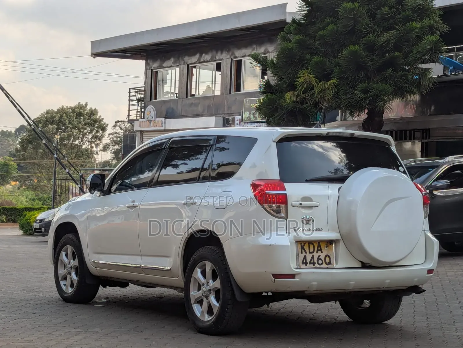 Toyota Vanguard 2013 White