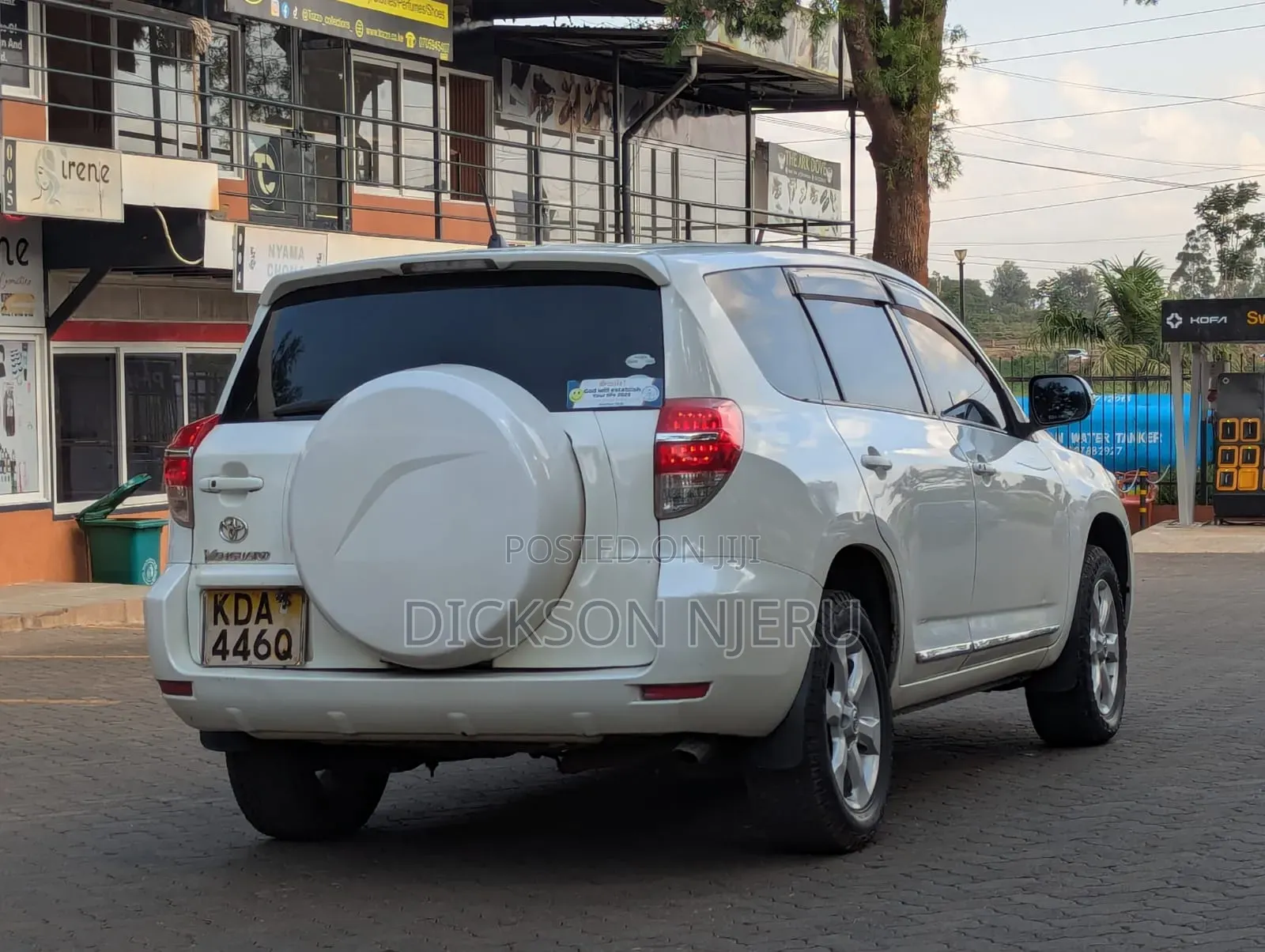 Toyota Vanguard 2013 White