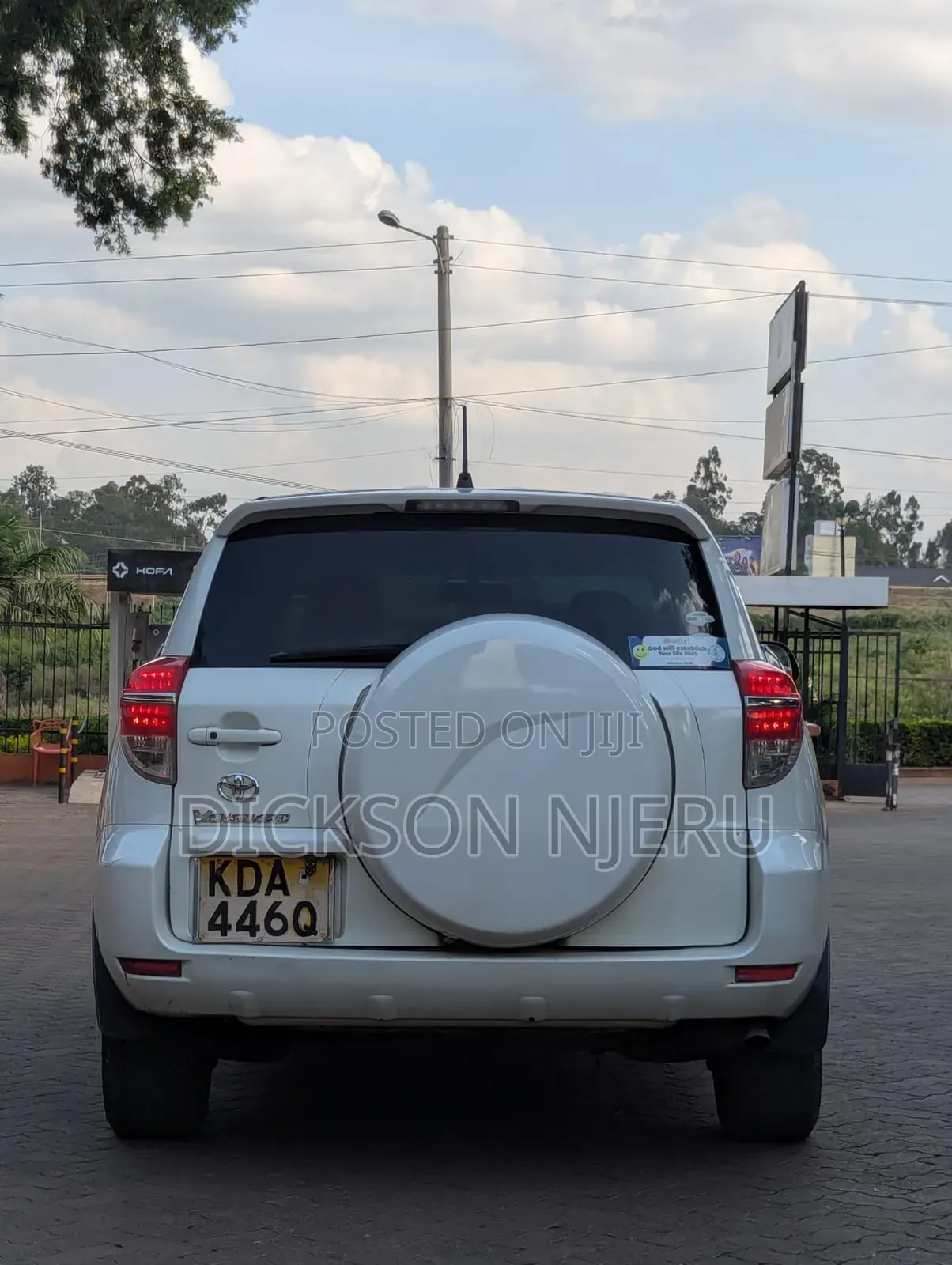 Toyota Vanguard 2013 White