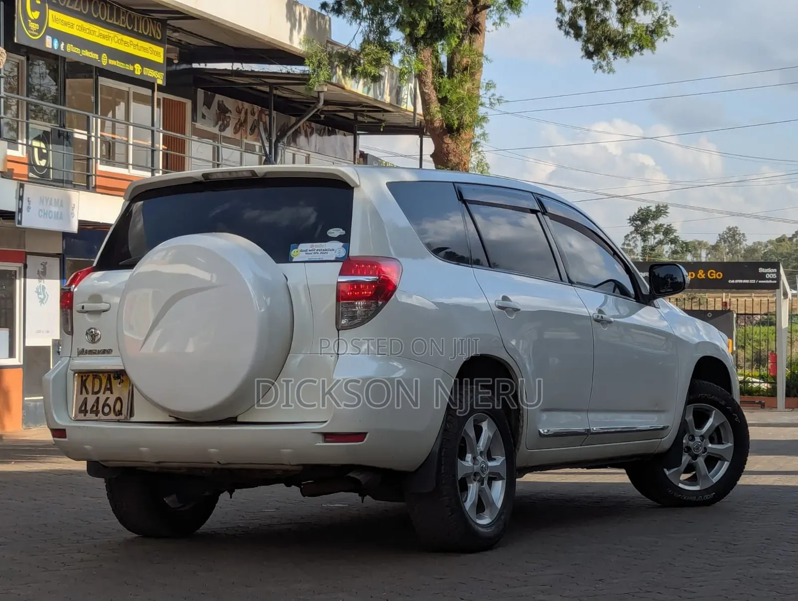 Toyota Vanguard 2013 White