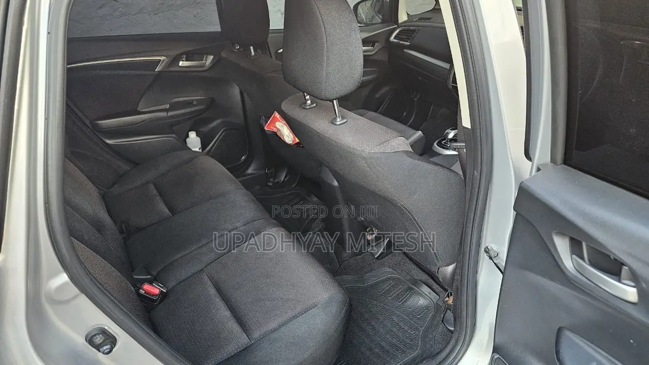 Honda Fit 2017 Silver