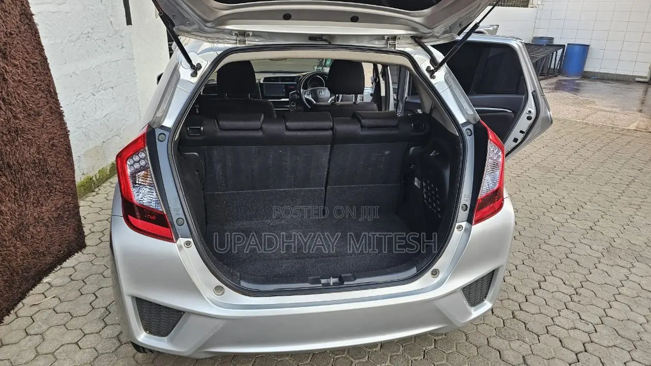Honda Fit 2017 Silver