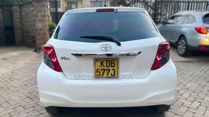 Toyota Vitz 2013 White