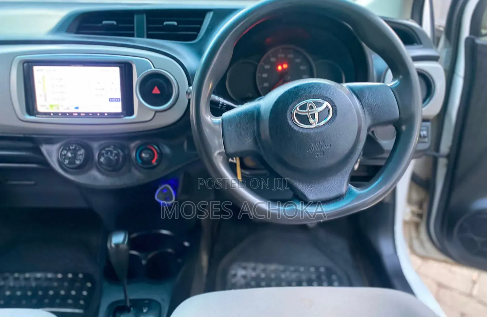 Toyota Vitz 2013 White